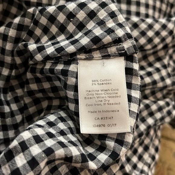 Talbots Black % White Blouse S (pictured blouse on larger size) 98% cotton - Picture 9 of 9